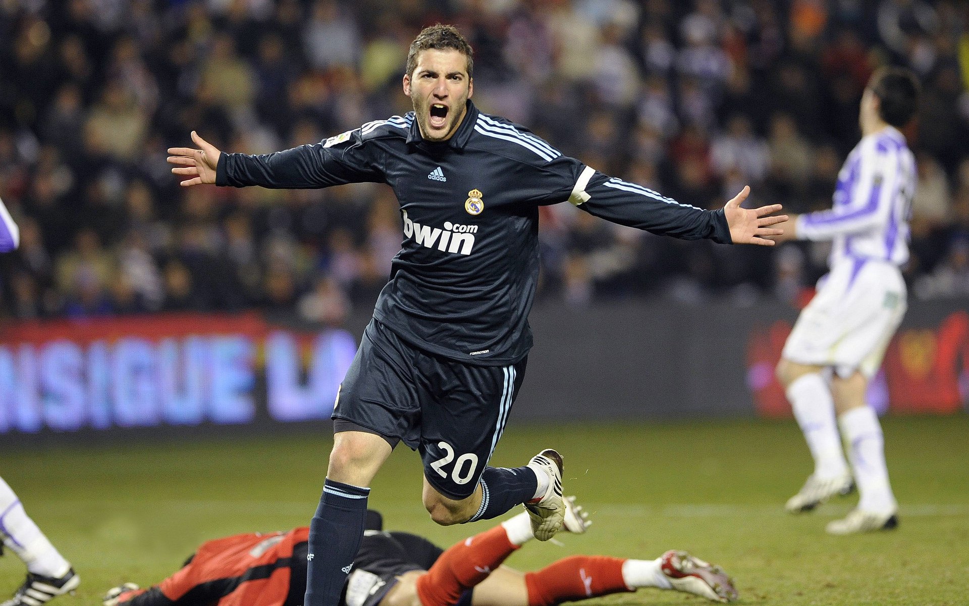 巴萨3.0版本重塑，弗里克率队场均3球领跑欧洲，巴萨culers